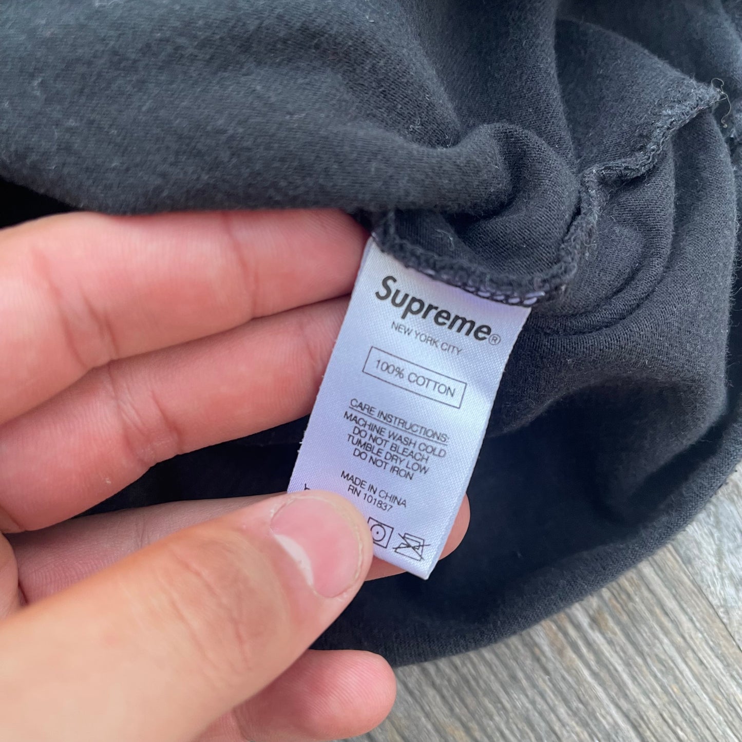 SS19 Supreme Needlepoint Patch Longsleeve T-shirt