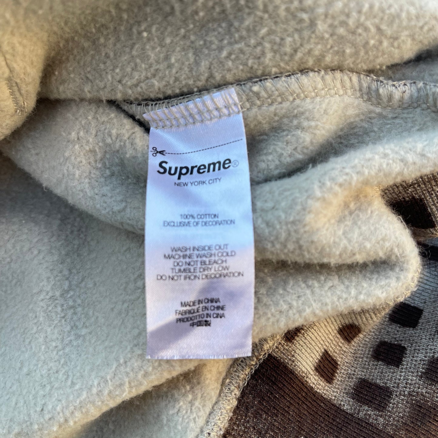 FW21 Supreme x New York Yankees Airbrush Hoodie